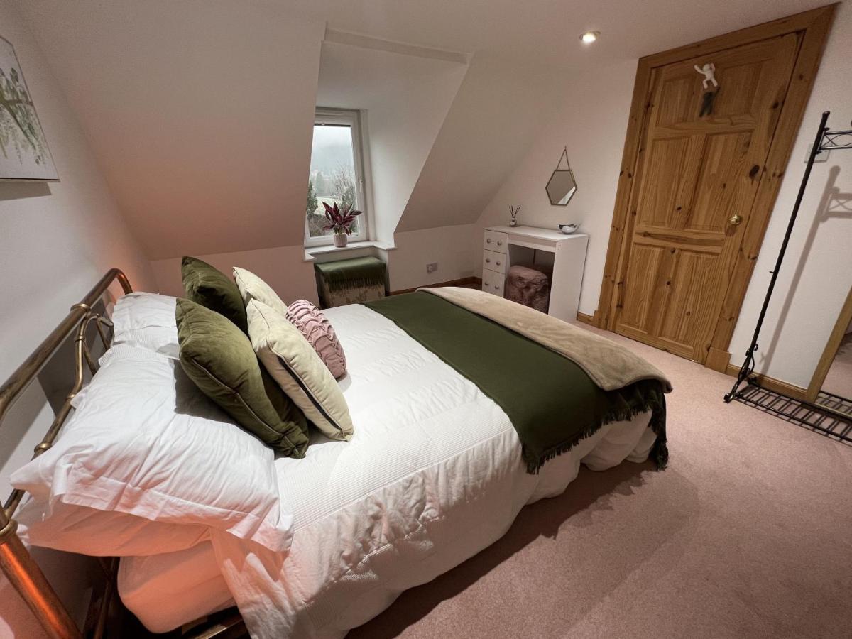 Hollybank Cottage ロッホゴイルヘッド エクステリア 写真